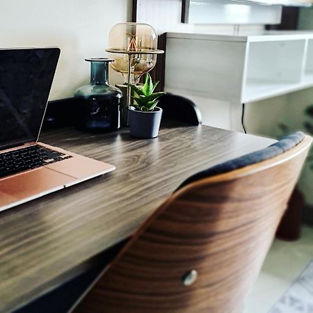 Luxe Bonifacio Global City Taguig Uptown Condo Hotel 1 Bedroom Suite Exterior photo