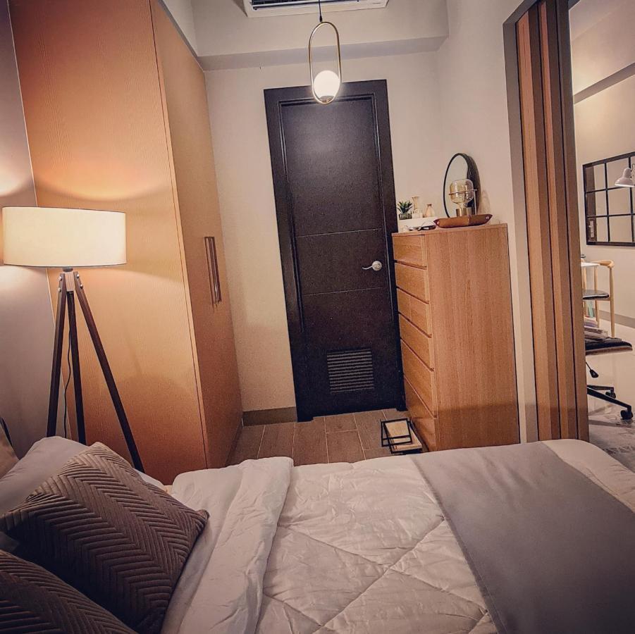 Luxe Bonifacio Global City Taguig Uptown Condo Hotel 1 Bedroom Suite Exterior photo