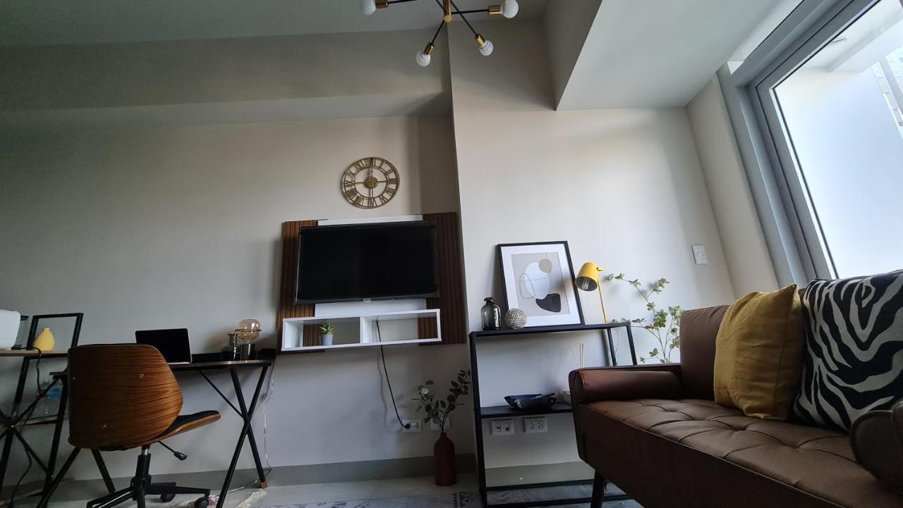 Luxe Bonifacio Global City Taguig Uptown Condo Hotel 1 Bedroom Suite Exterior photo