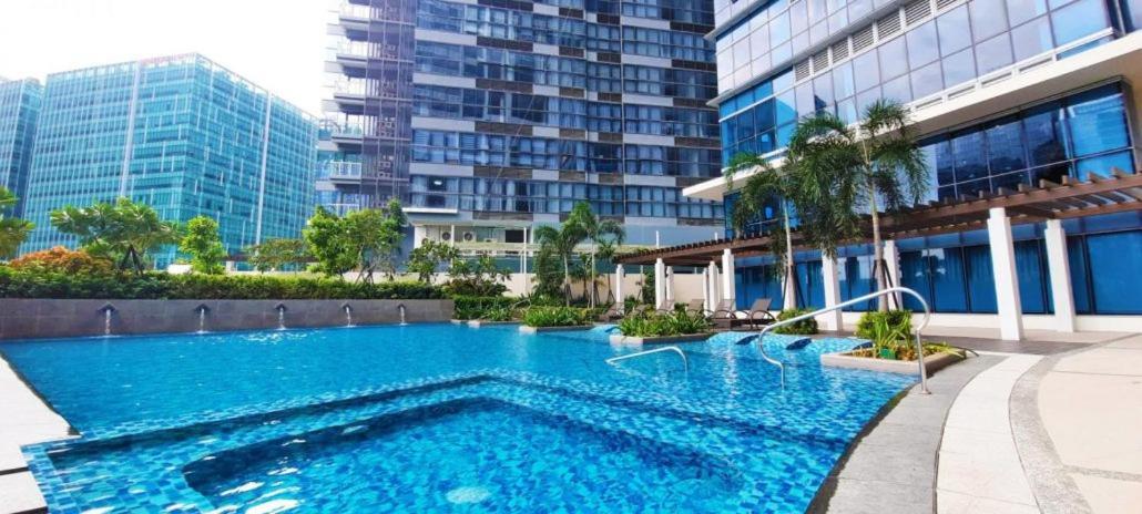 Luxe Bonifacio Global City Taguig Uptown Condo Hotel 1 Bedroom Suite Exterior photo