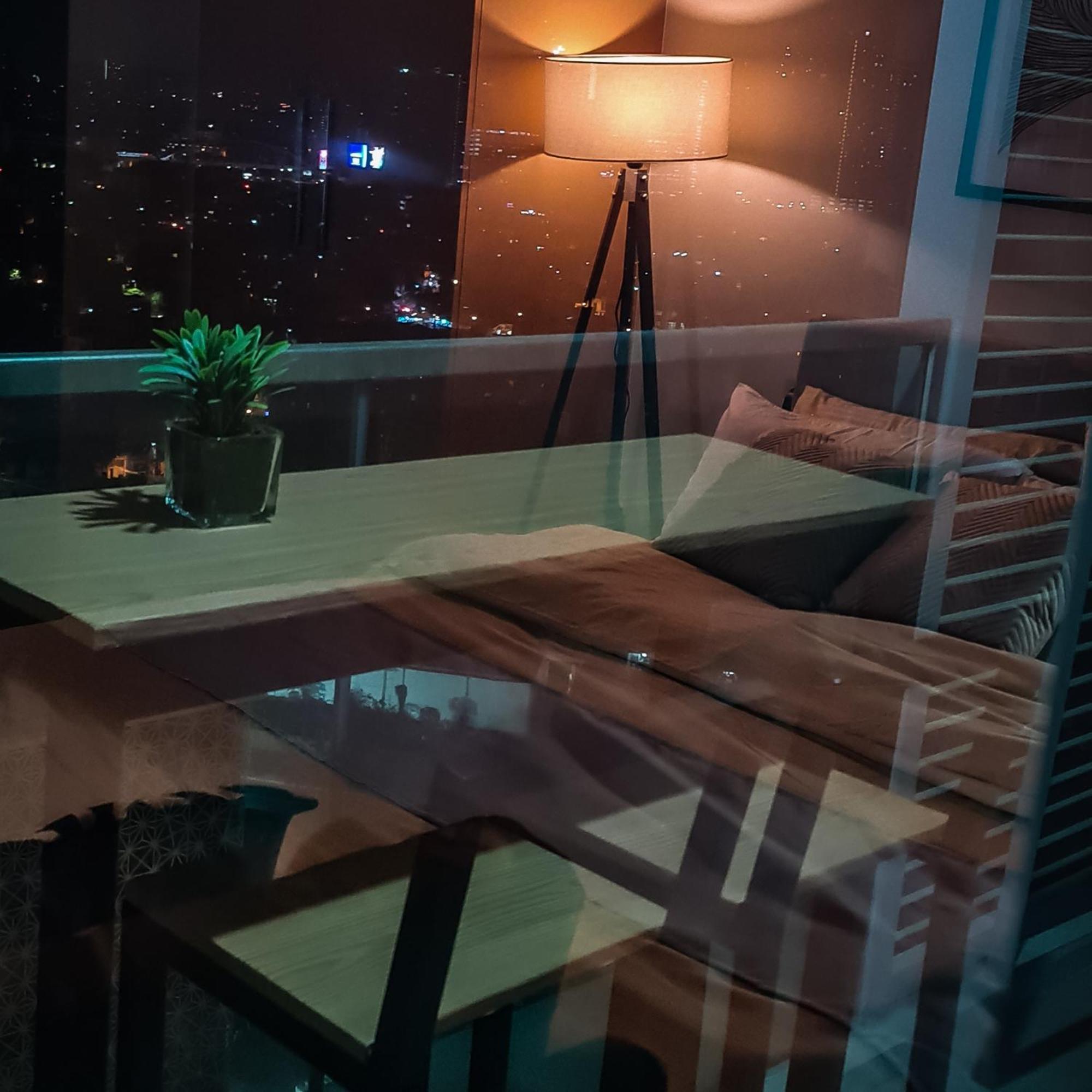 Luxe Bonifacio Global City Taguig Uptown Condo Hotel 1 Bedroom Suite Exterior photo